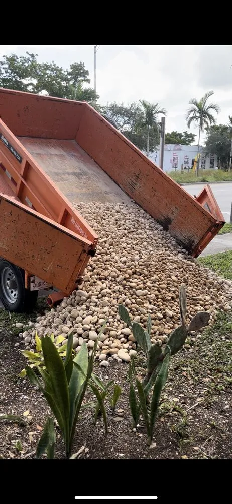 Expert lawn mowing service experts serving Miami, FL - Big Hoss Landscaping