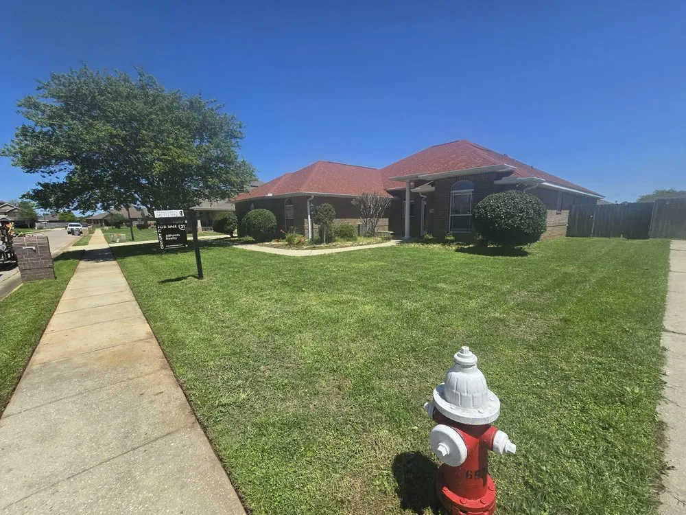 Local lawn care service experts serving Cantonment, FL - Big Jakes Lawn Maintenance