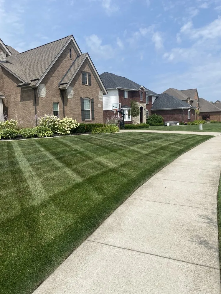 Affordable garden landscaping for beautiful yards across Macomb, MI - Big Lakes Lawn Care
