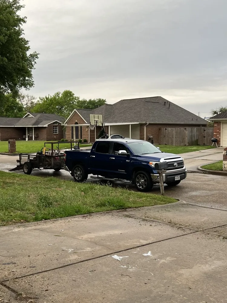 Reliable lawn mowing service in Galena Park, TX - Big Man Lawn Service