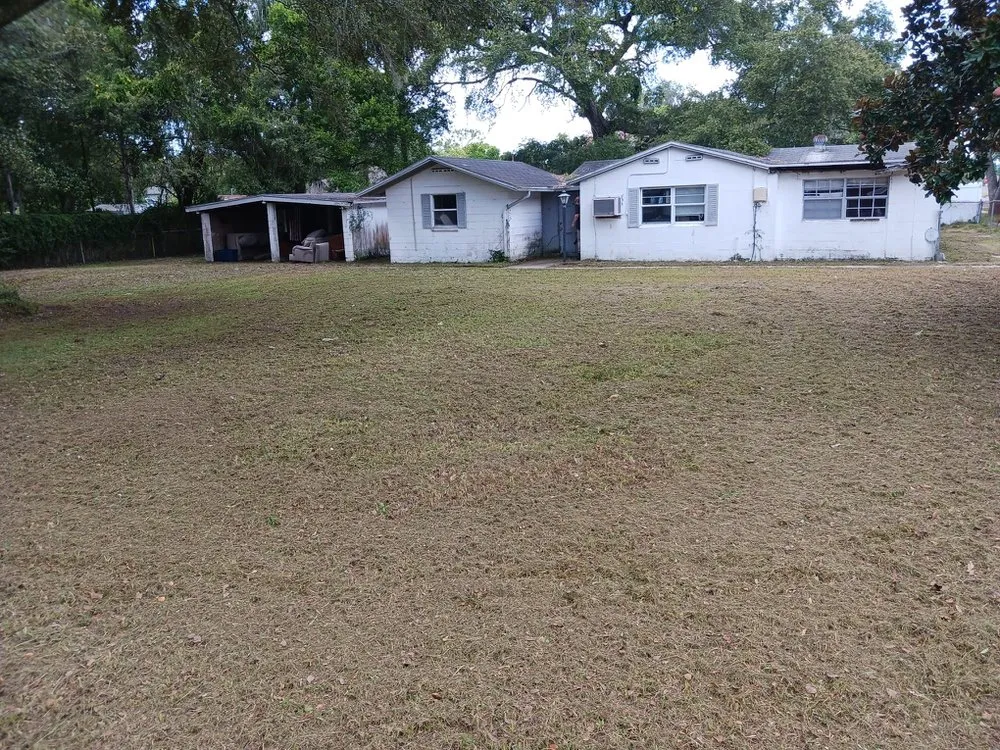 Professional yard maintenance for beautiful yards in Seffner, FL by Big Mikes Lawncare