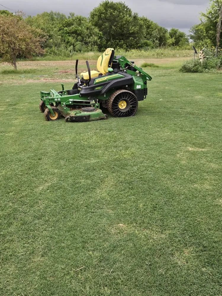 Reliable yard maintenance experts serving Hondo, TX - Big Paul Mowing