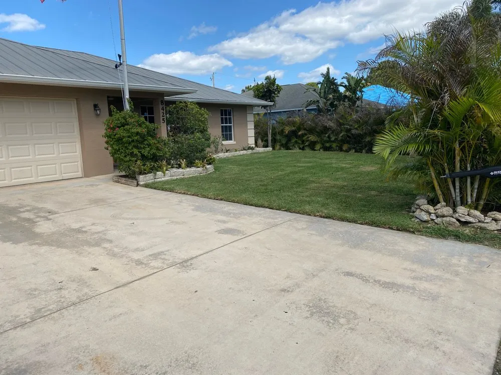 Reliable lawn care service experts serving Vero Beach, FL - Big Red Mowing