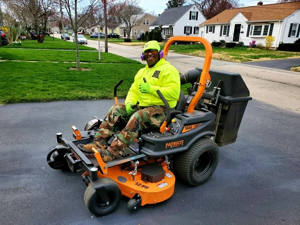 Local yard cleanup service experts serving Coventry, RI - Big Rigg Lawnscaping