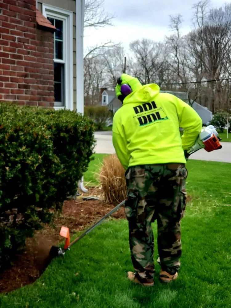 Affordable lawn mowing service in Coventry, RI - Big Rigg Lawnscaping