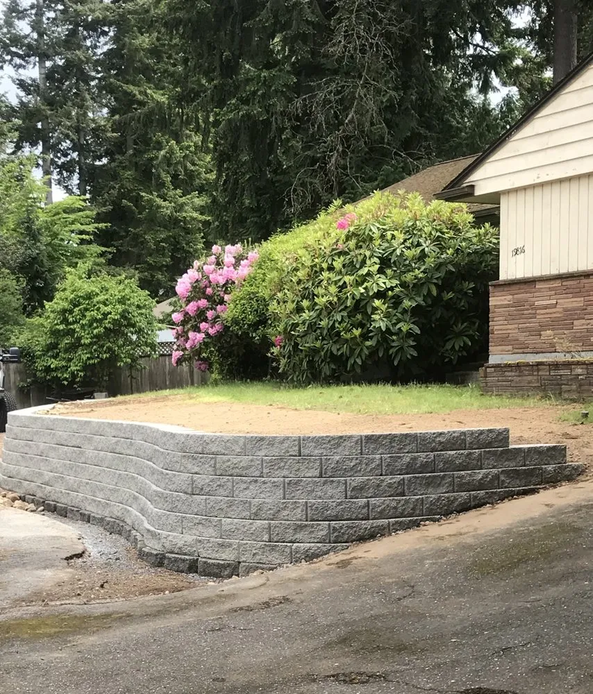 Expert outdoor landscaping in Shoreline, WA - Big Rob Little Rob’s Construction