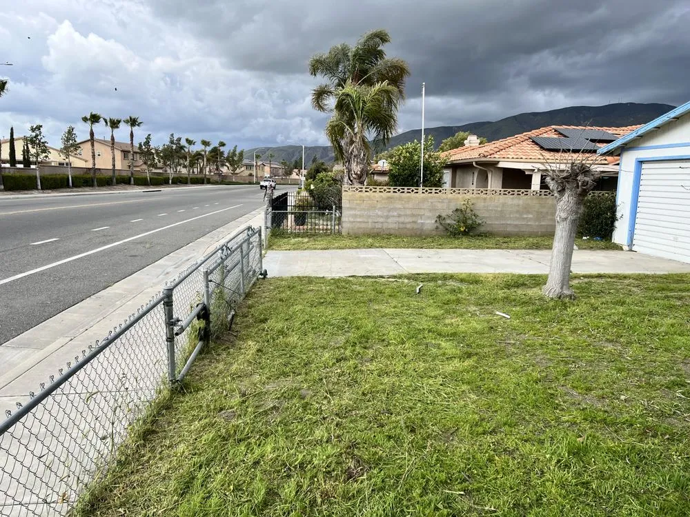 Affordable yard cleanup service experts serving Valle Vista, CA - Big Robs Gardening