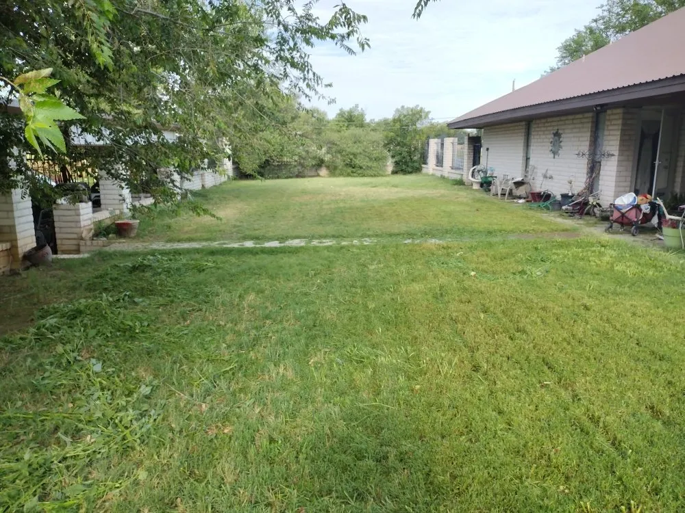 Local yard cleanup service experts serving Odessa, TX - Big Robs Landscaping And Services