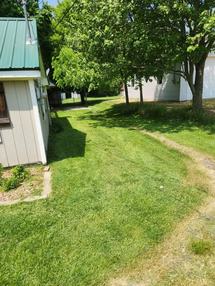 Custom residential landscaping experts serving Grand Rapids, MI - Big Thumbs Lawn Care & Snow Removal