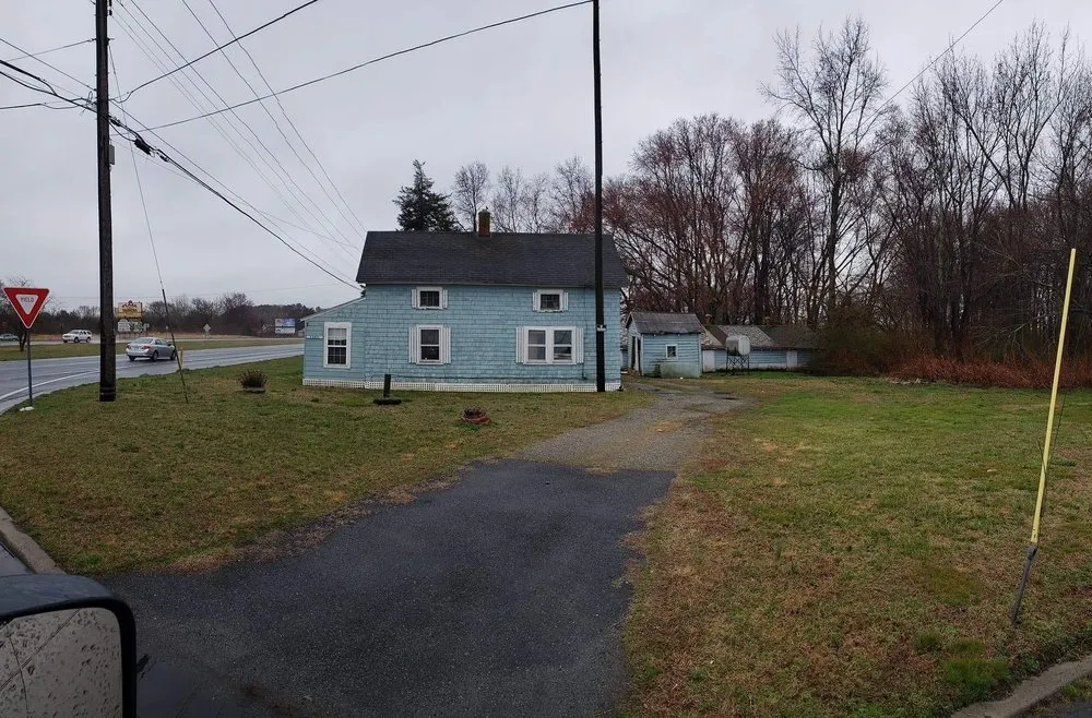 Custom landscape installation for year-round maintenance across Selbyville, DE - Big Wave Construction