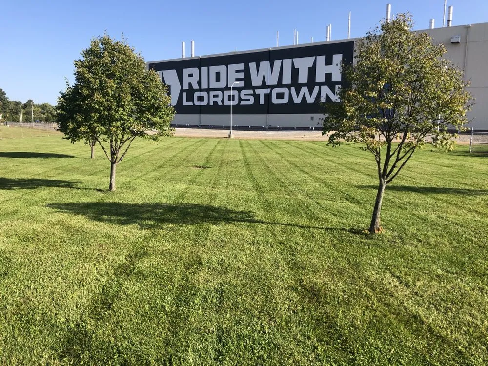 Top-rated yard maintenance experts serving Youngstown, OH - BigDawg's Lawncare