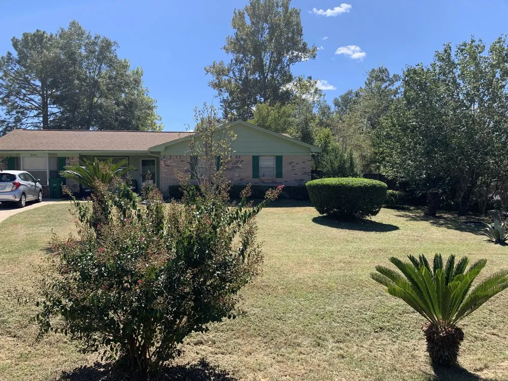 Affordable lawn mowing service in Gretna, FL by BigDracoo