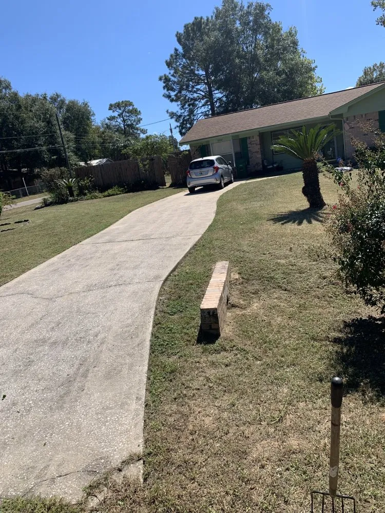 Expert lawn mowing service in Gretna, FL by BigDracoo