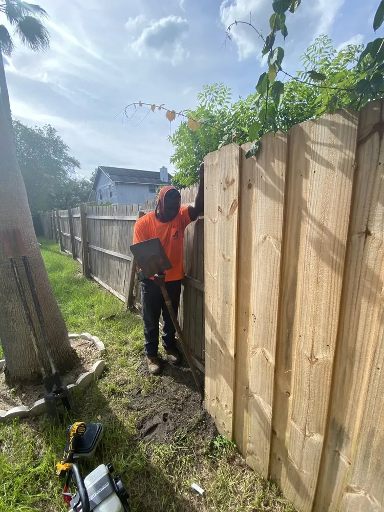 Expert residential landscaping in ORLANDO, FL by Bigfr8t Fencing