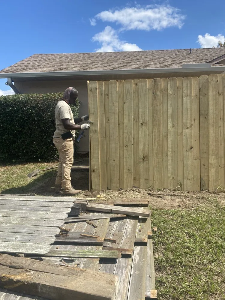 Trusted lawn care service experts serving ORLANDO, FL - Bigfr8t Fencing