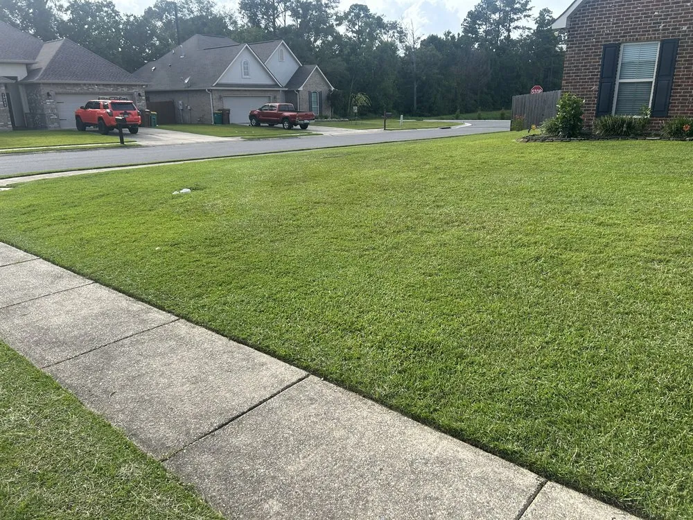Local lawn care service in Ruston, LA by Biggs pressure washing&Lawn care