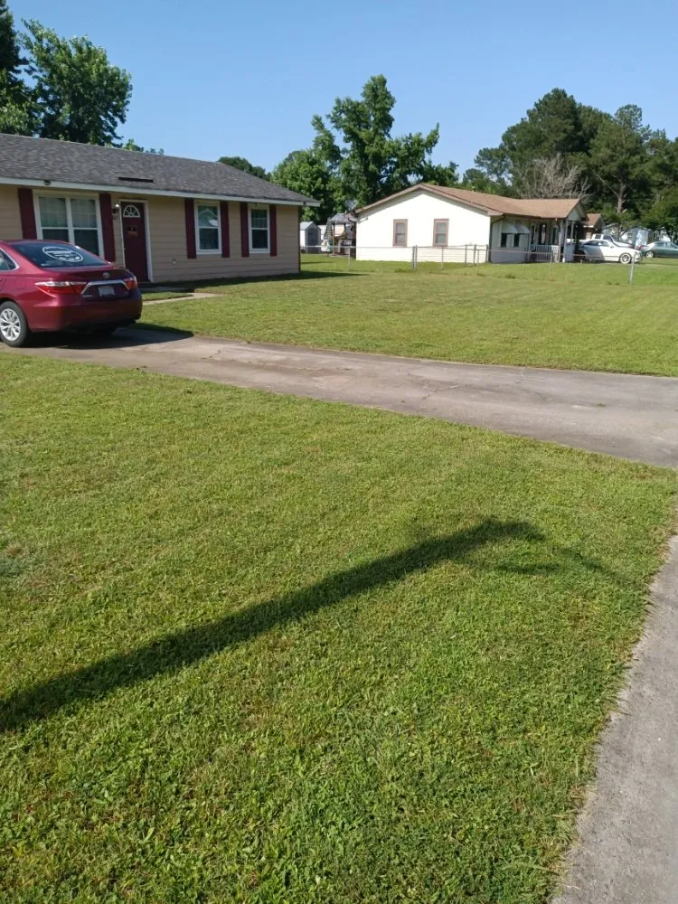 Top-rated landscaping services in Suffolk, VA by BiggStrik3r's Organization