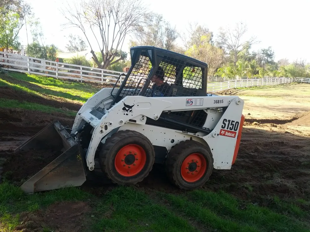 Professional lawn care service experts serving Ramona, CA - Bigmow