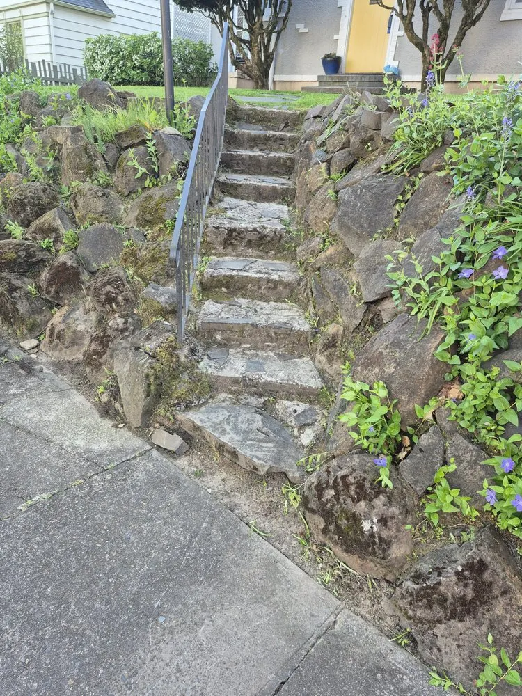 Trusted lawn mowing service experts serving Salem, OR - Big's Lawn Service