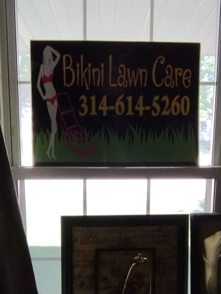 Top-rated garden landscaping in Saint Louis, MO by Bikini Lawn Care