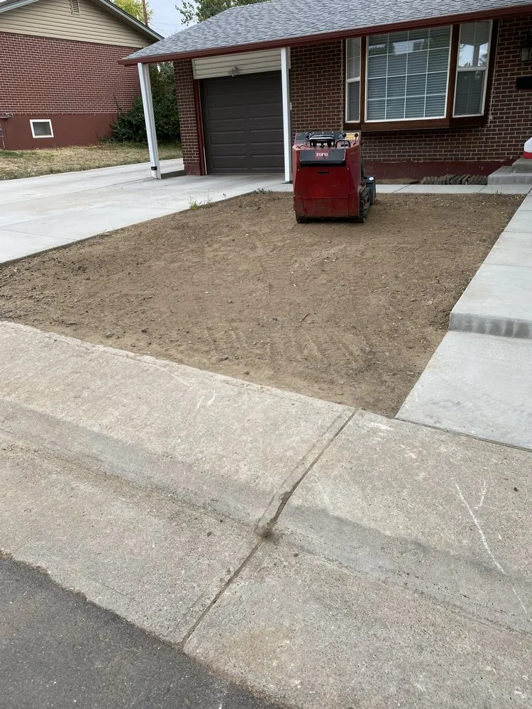 Custom yard cleanup service in Denver, CO by Bild’s Dump Trailer Services