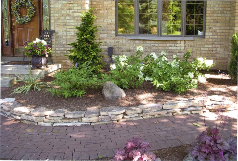 Expert lawn mowing service in Westlake, OH - Bill Soeder Landscaping