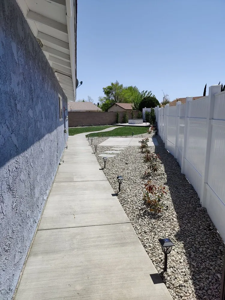 Custom residential landscaping in Lancaster, CA by Bill's Landscaping