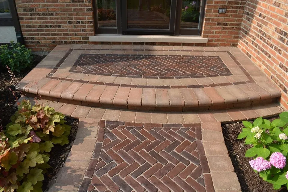 Top-rated residential landscaping with custom design in Frankfort, IL by Bill's Lawn Maintenance & Landscaping