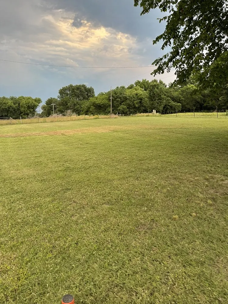 Expert lawn mowing service in Warner, OK - Billy’s Lawn Care