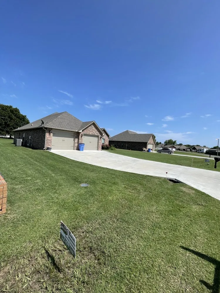 Expert yard maintenance for year-round maintenance across Warner, OK - Billy’s Lawn Care