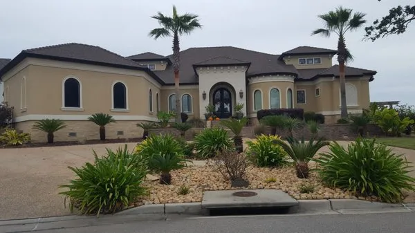 Biloxi Lawn Care Logo