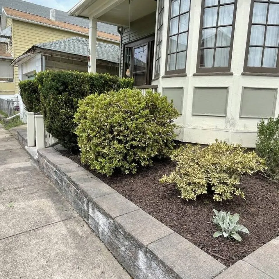 Custom lawn mowing service in Wilkes-Barre, PA by Bilski's Lawn Care