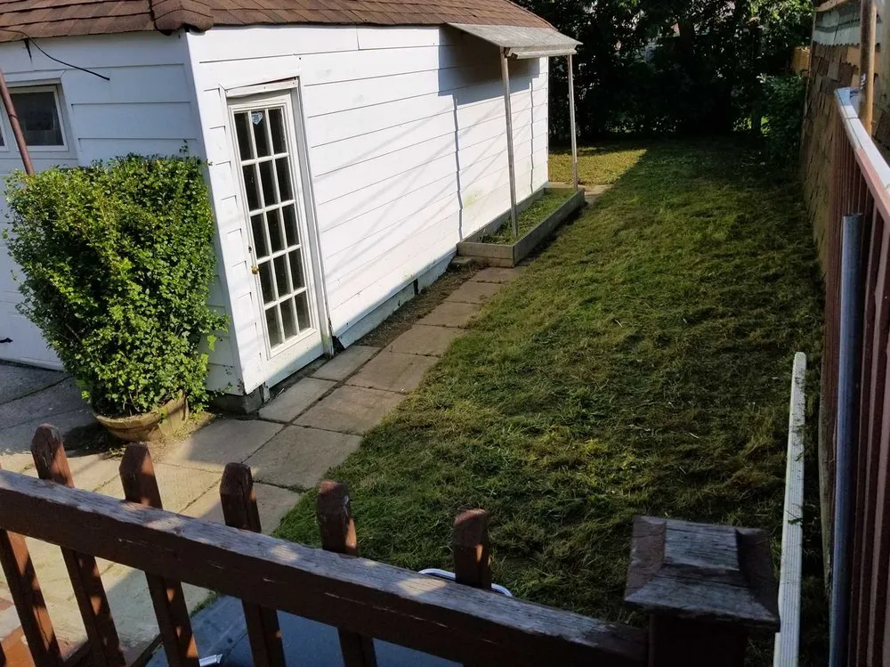 Expert lawn care service near you in Phoenix, AZ by Biltmore Lawn Care