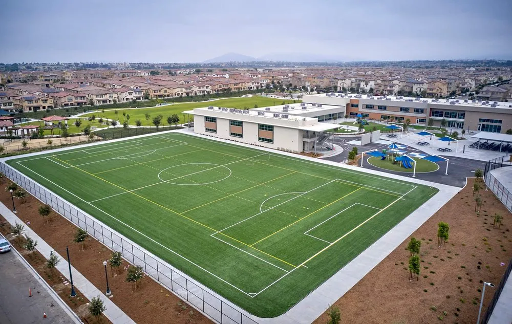 Custom outdoor landscaping in Dallas, TX by Biltright Turf