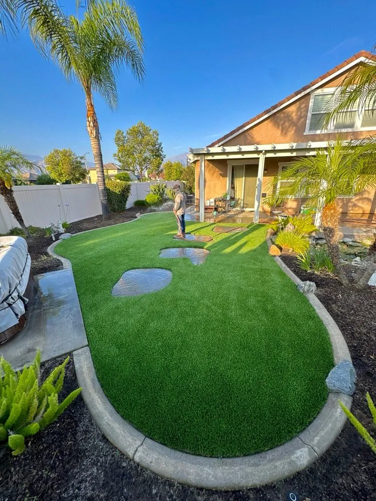 Custom yard maintenance for homes in New Orleans, LA by Biltright Turf