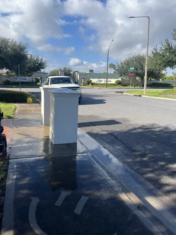 Affordable garden landscaping in San Juan, TX by Bin There Cleaned That Outdoor Services