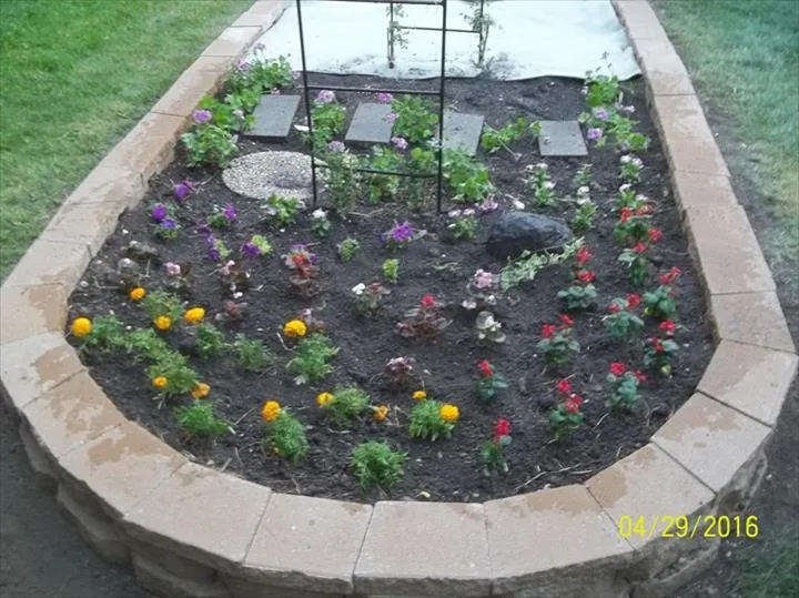 Custom garden landscaping in New Berlin, WI by Biological Lawns & Landscaping