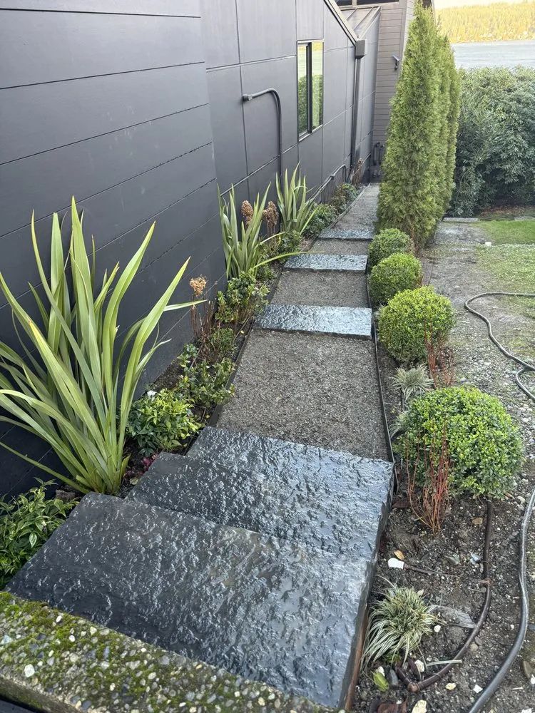 Local landscape design experts serving Des Moines, WA - Biosphere