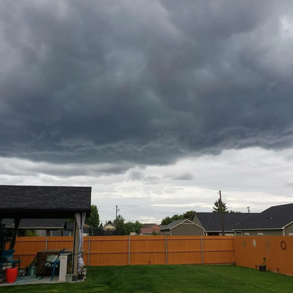 Affordable yard maintenance in Kennewick, WA by Birch's Lawn Care