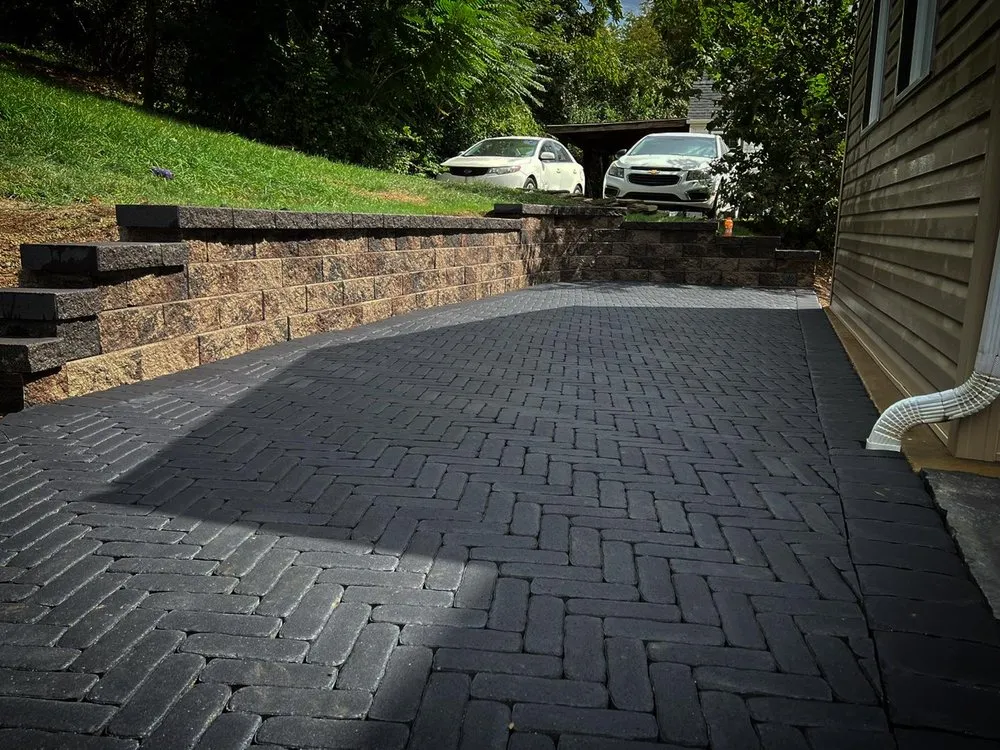 Expert outdoor landscaping experts serving Lower Burrell, PA - Bird Dog Landscape Construction