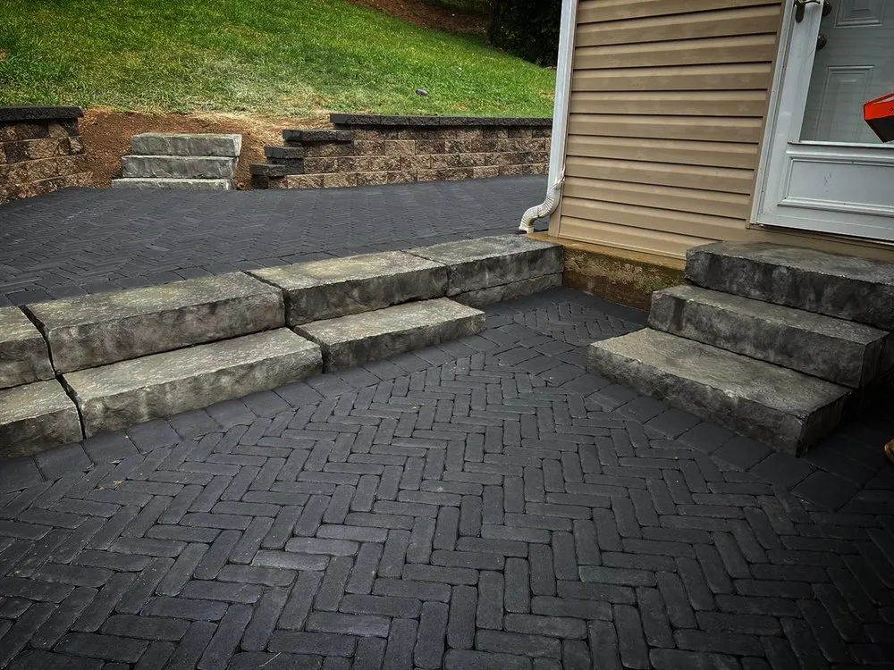 Local residential landscaping experts serving Lower Burrell, PA - Bird Dog Landscape Construction