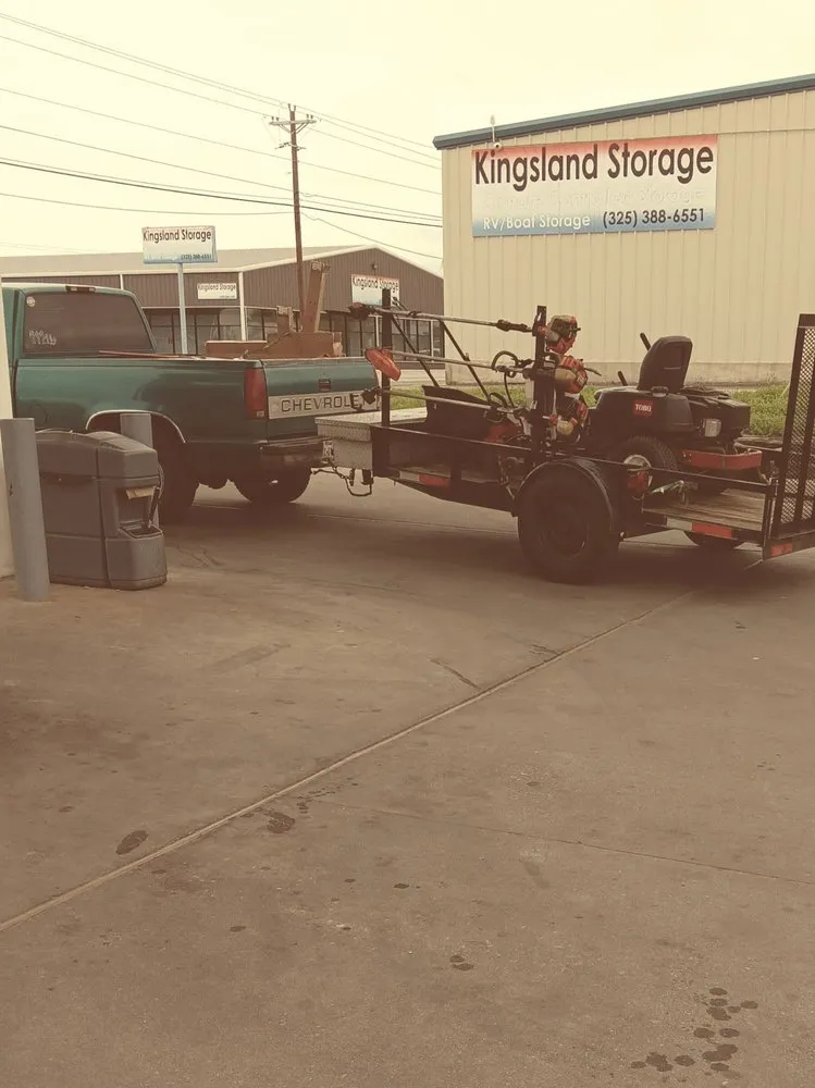 Trusted yard maintenance for homes across Kingsland, TX - Birdsong's Lawn Services