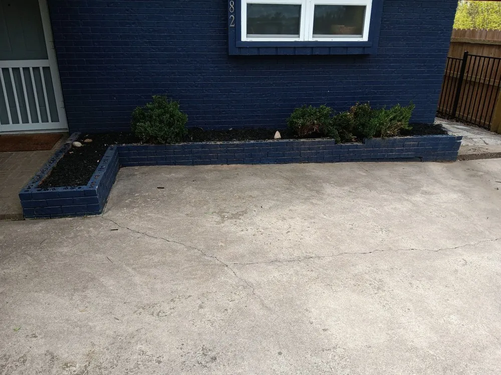 Professional outdoor landscaping in Kingsland, TX - Birdsong's Lawn Services