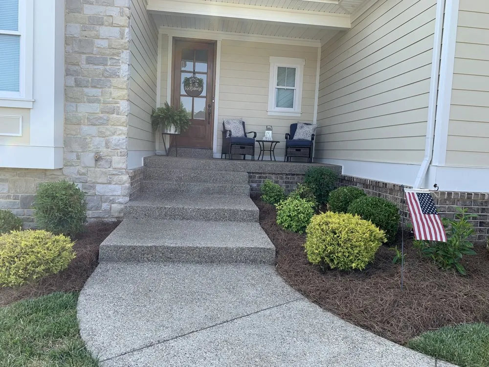 Custom lawn care service for beautiful yards across Louisville, KY - Bischoff Outdoor Services