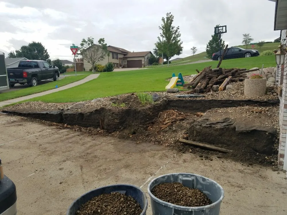 Expert lawn mowing service in Bismarck, ND - Bismarck Landscaping & Svc