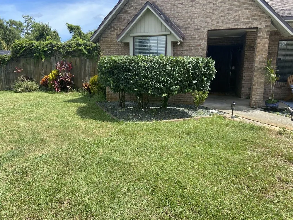 Trusted yard maintenance in Ormond Beach, FL by Bixby’s Lawn Care