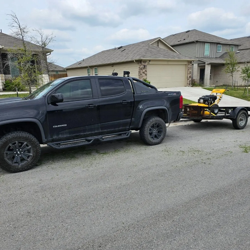 Reliable yard maintenance experts serving Manor, TX - Bizzee Bee Mowing