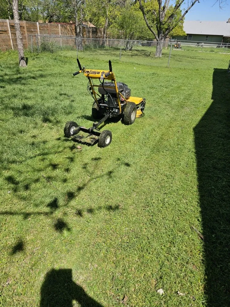 Top-rated landscape installation experts serving Manor, TX - Bizzee Bee Mowing