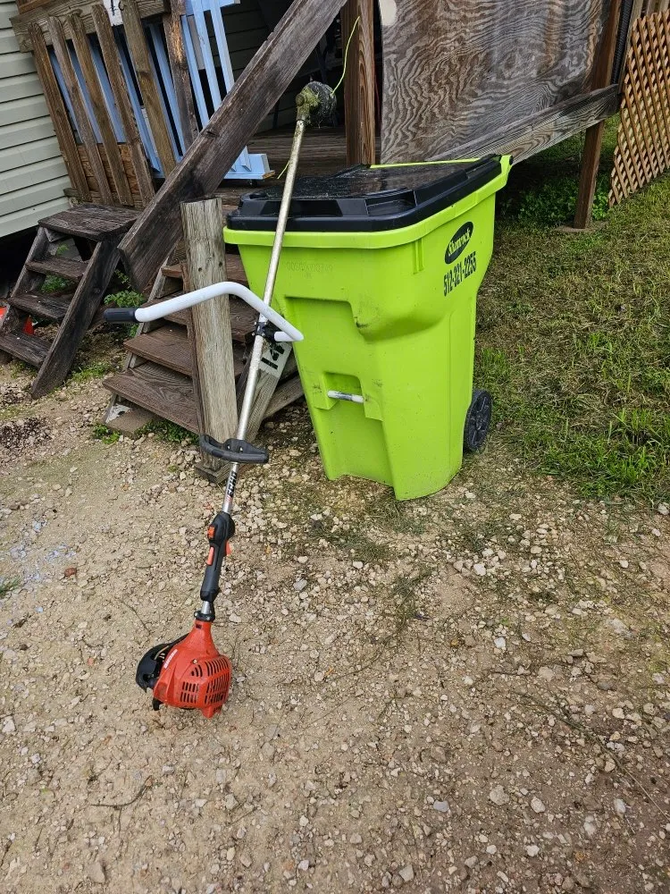 Professional garden landscaping for year-round maintenance across Manor, TX - Bizzee Bee Mowing