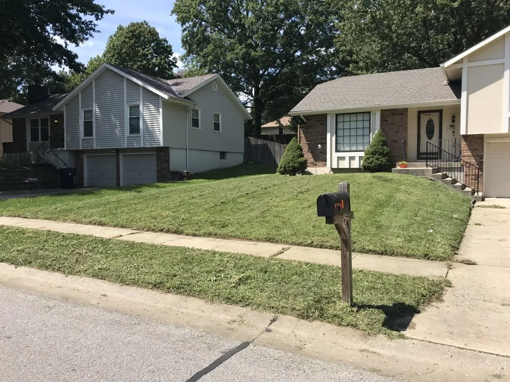 Custom lawn mowing service in Gardner, KS - B&J Lawn Care